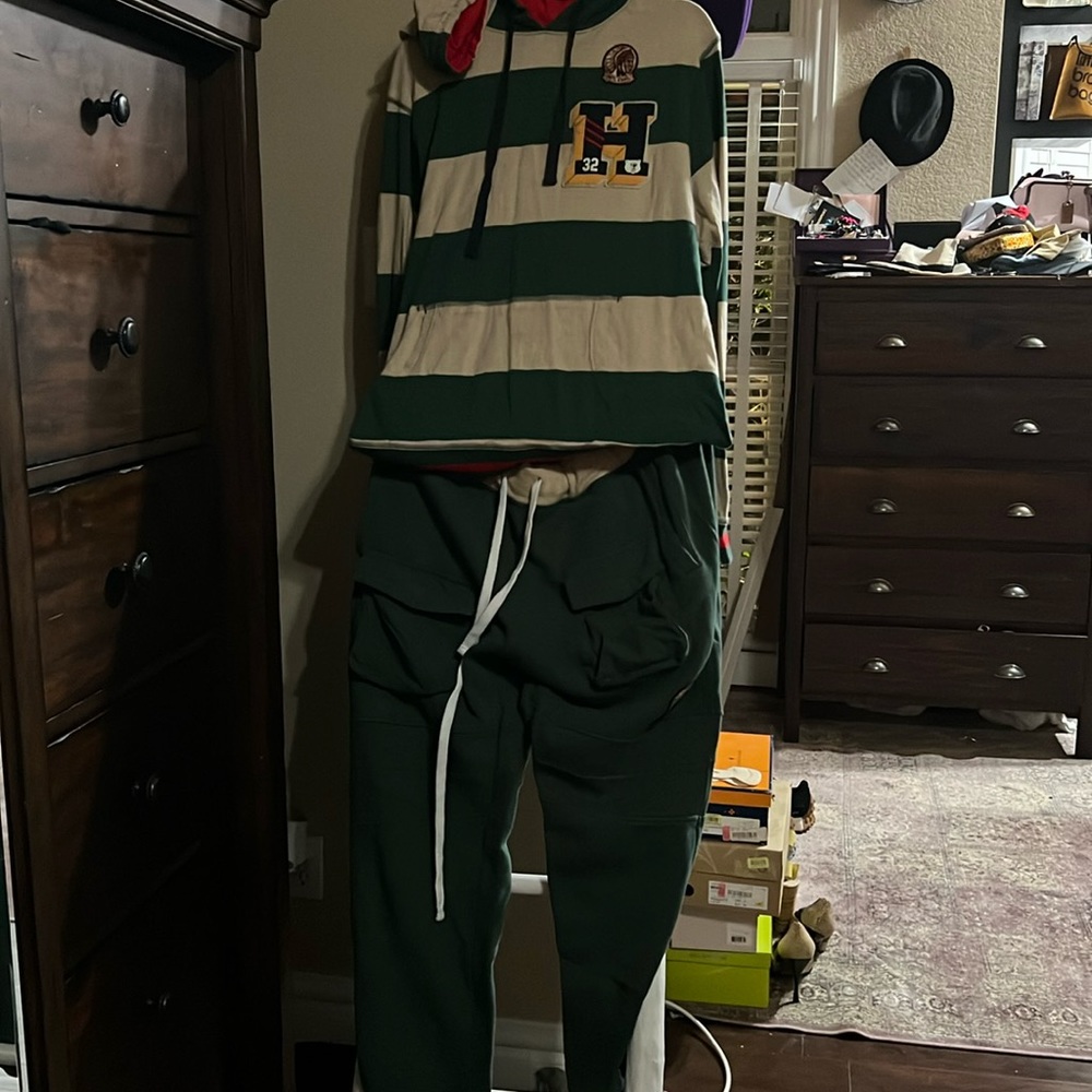 Hustle gang sweat suit